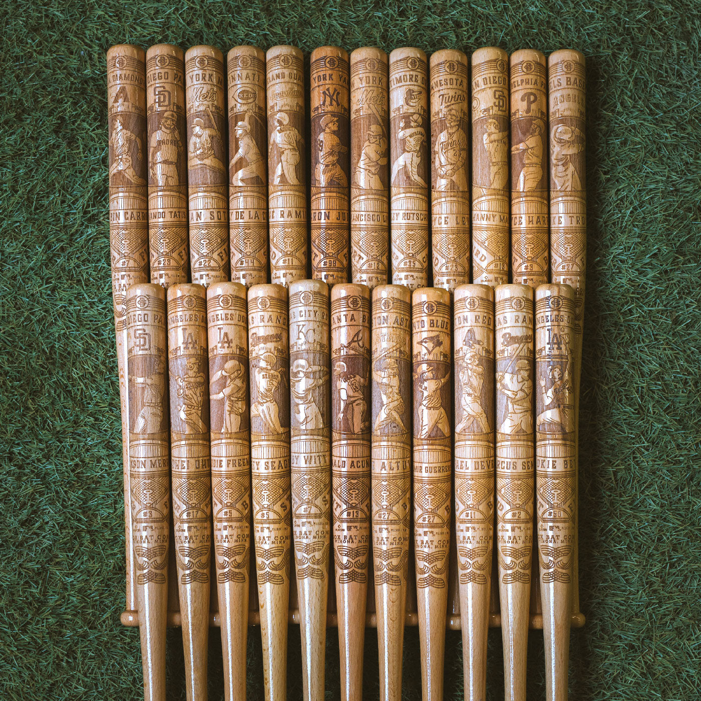 Elly de la Cruz Mini Bat Banner Series - Cincinnati Reds - Mini Wooden 