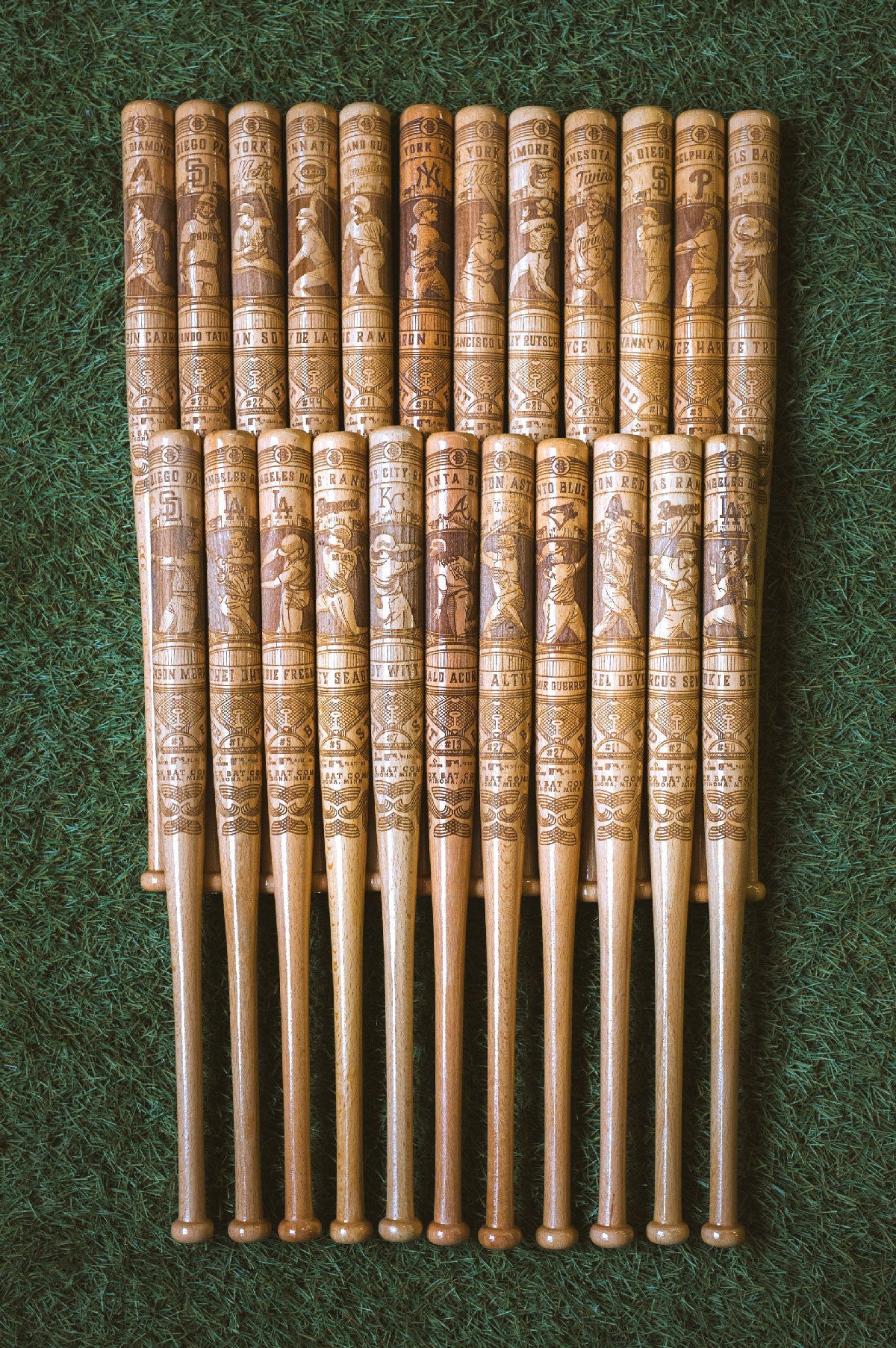 Elly de la Cruz Mini Bat Banner Series - Cincinnati Reds - Mini Wooden 