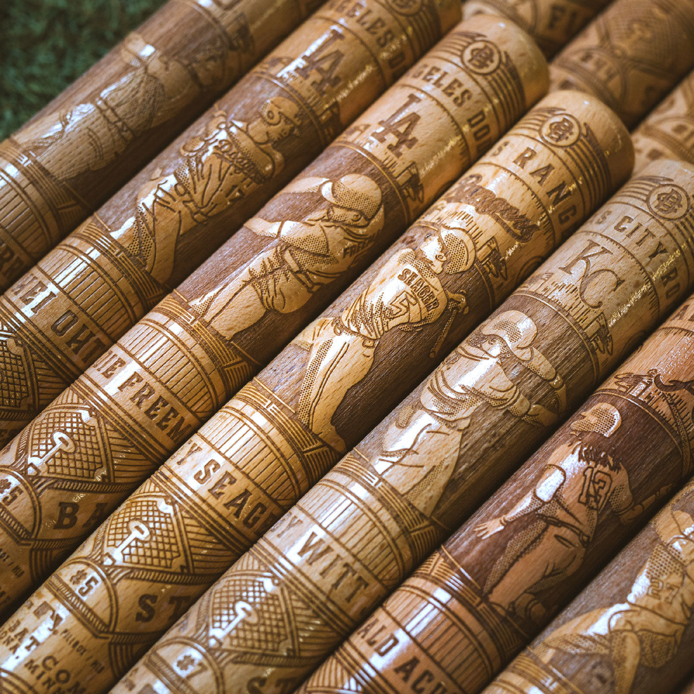 Elly de la Cruz Mini Bat Banner Series - Cincinnati Reds - Mini Wooden 