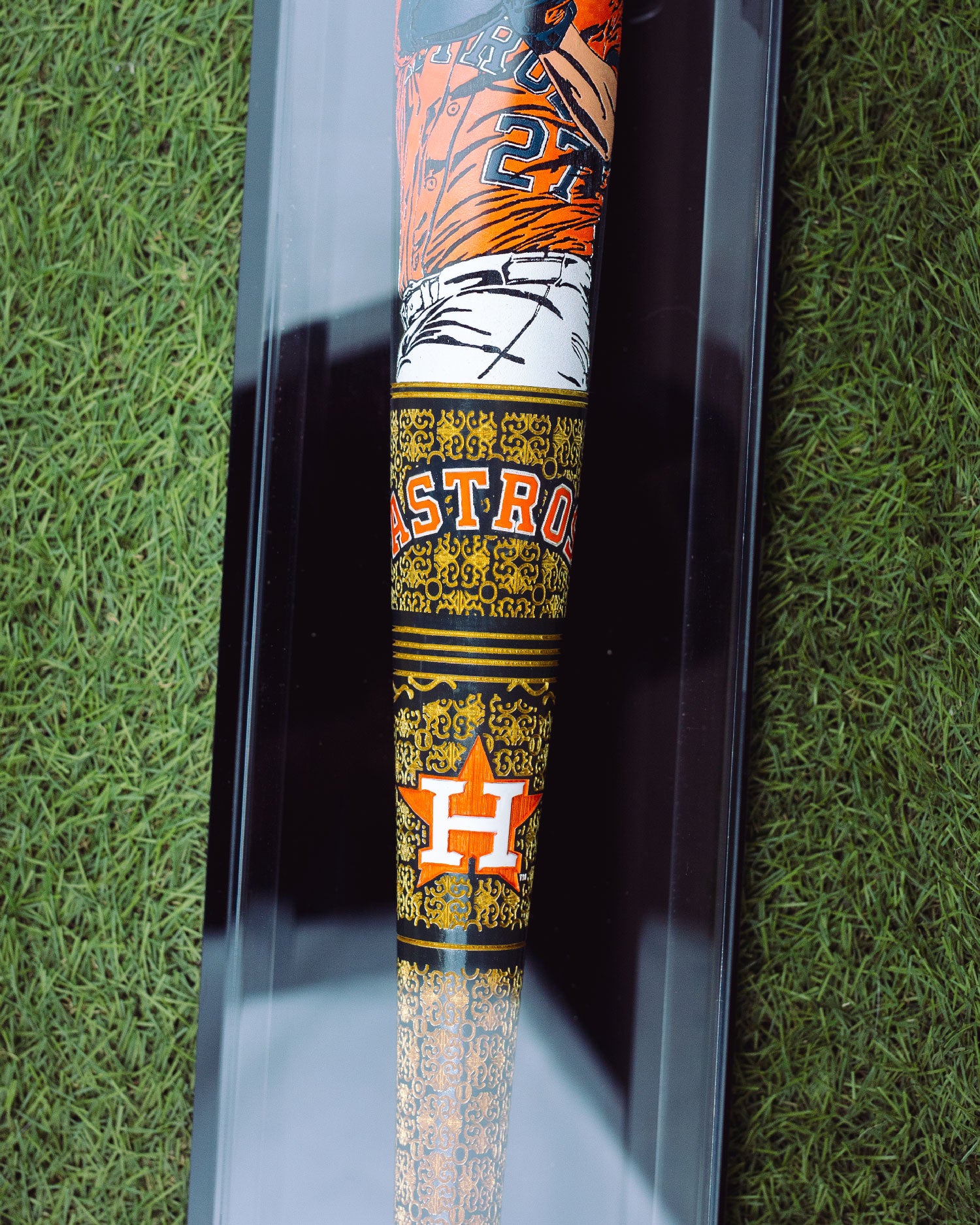 LIMITED EDITION ( 1 / 10 ) Jose Altuve - Houston Astros Art Bat (MLB)