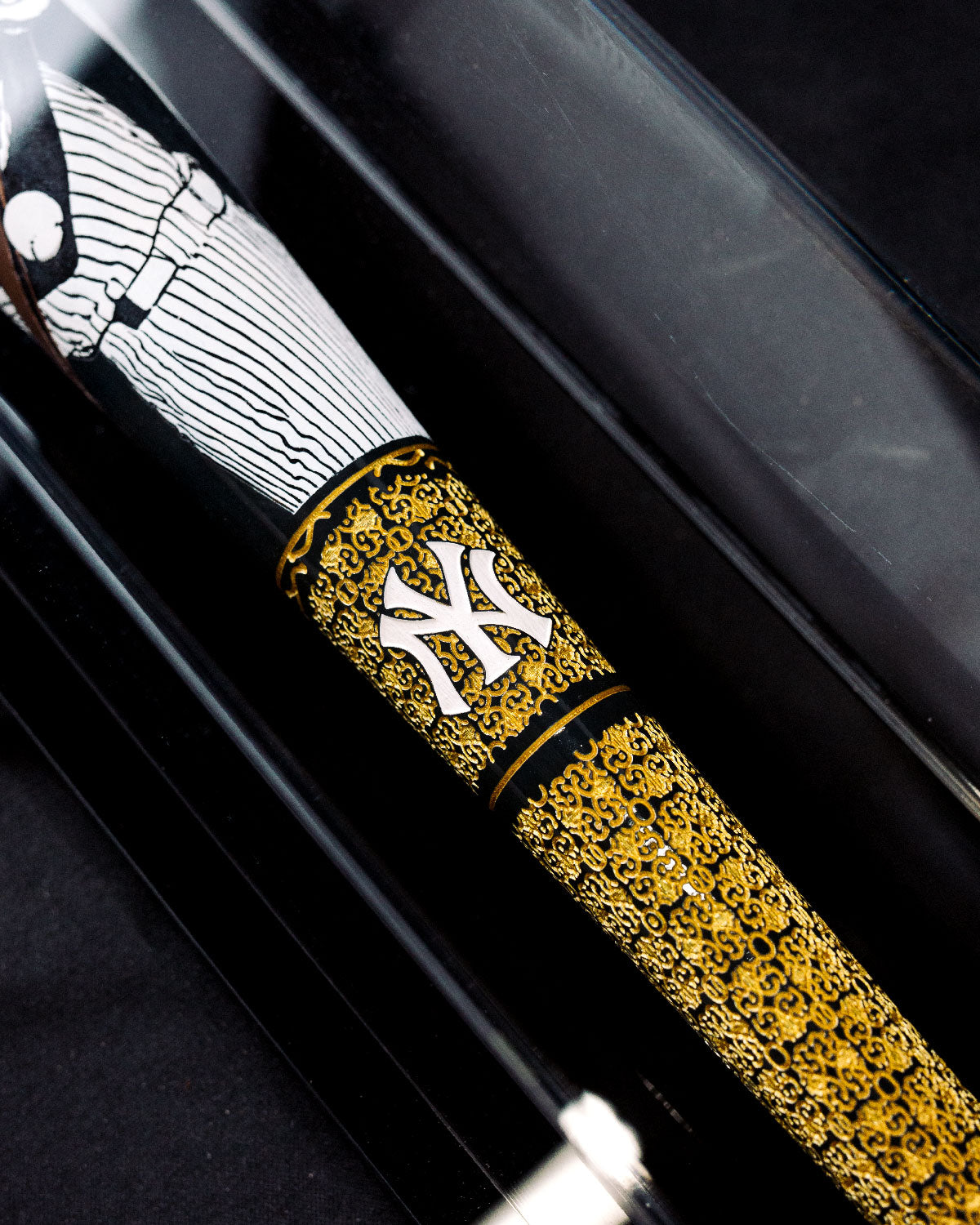 LIMITED EDITION 2026 New York Yankees Edition Art Bat (MLB)