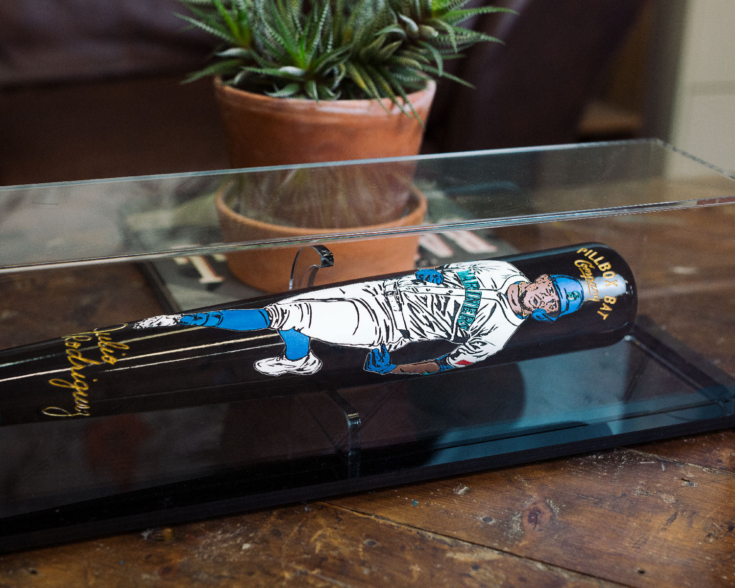 LIMITED EDITION ( 1 / 3 ) Julio Rodriguez - 2026 Seattle Mariners Art Bat (MLB)